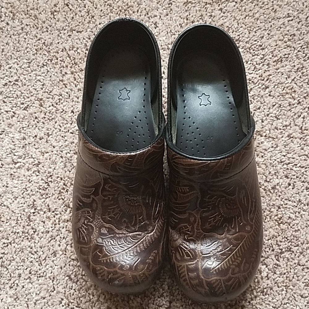 Dansko embossed brown, size 41